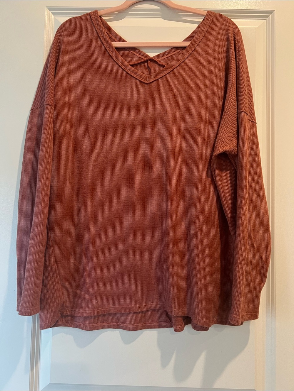 Honeyme Curvy Waffle-Knit V-Neck Pullover in Rust